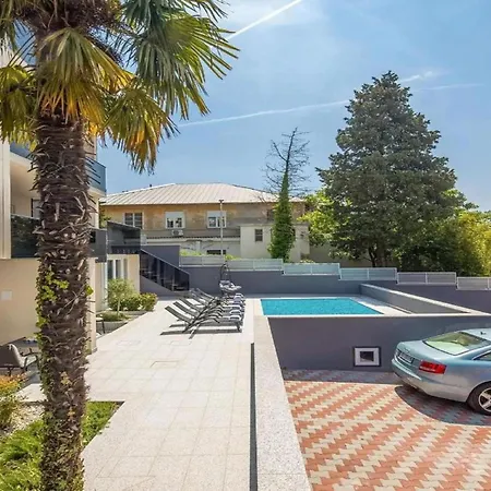 Modern With Swimming Pool And Sea View * Crikvenica