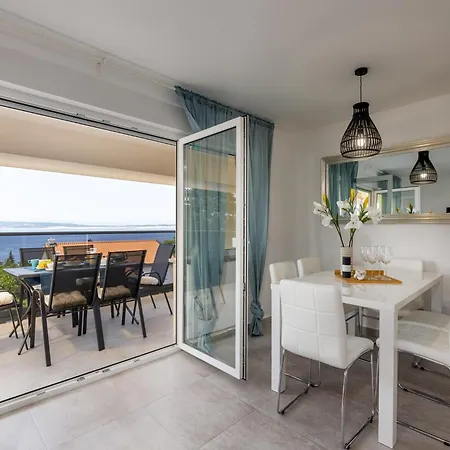 Modern With Swimming Pool And Sea View Crikvenica