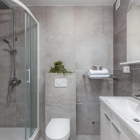 Modern With Swimming Pool And Sea View Crikvenica